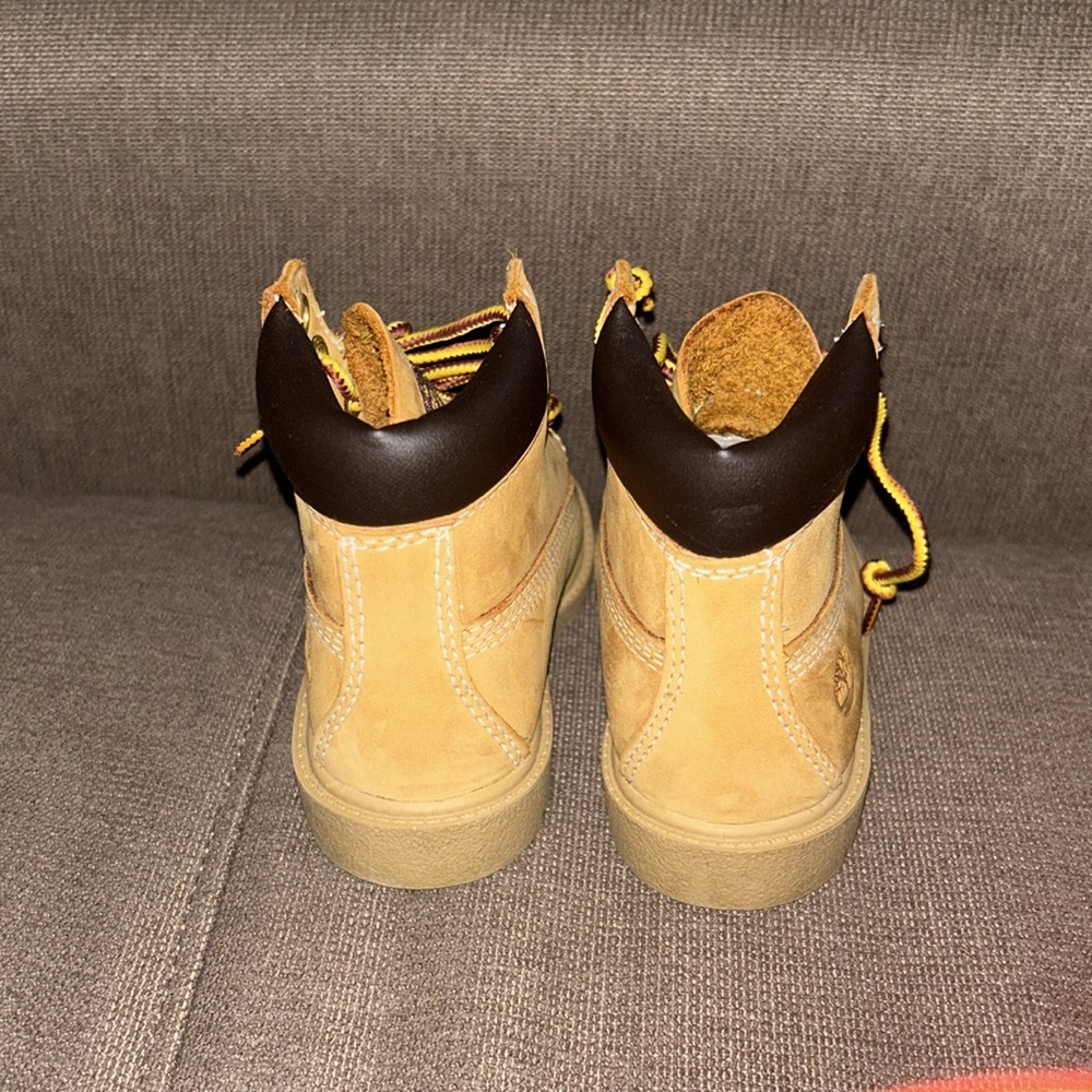 Boots - Picture 4 of 6
